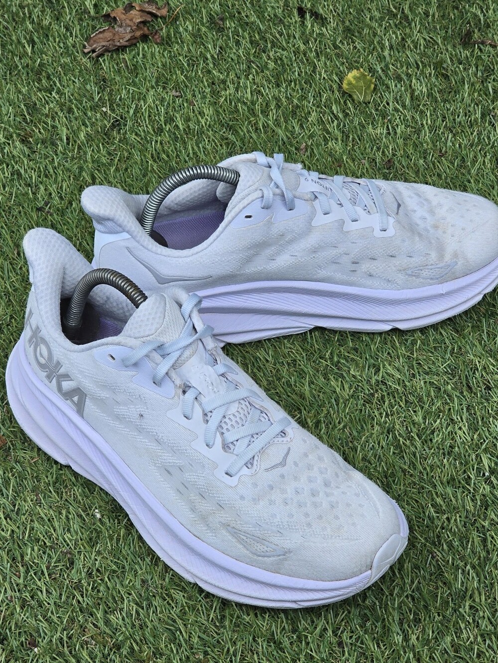HOKA CLIFTON 9 - Womens Athletic Shoes - SIZE 10.B